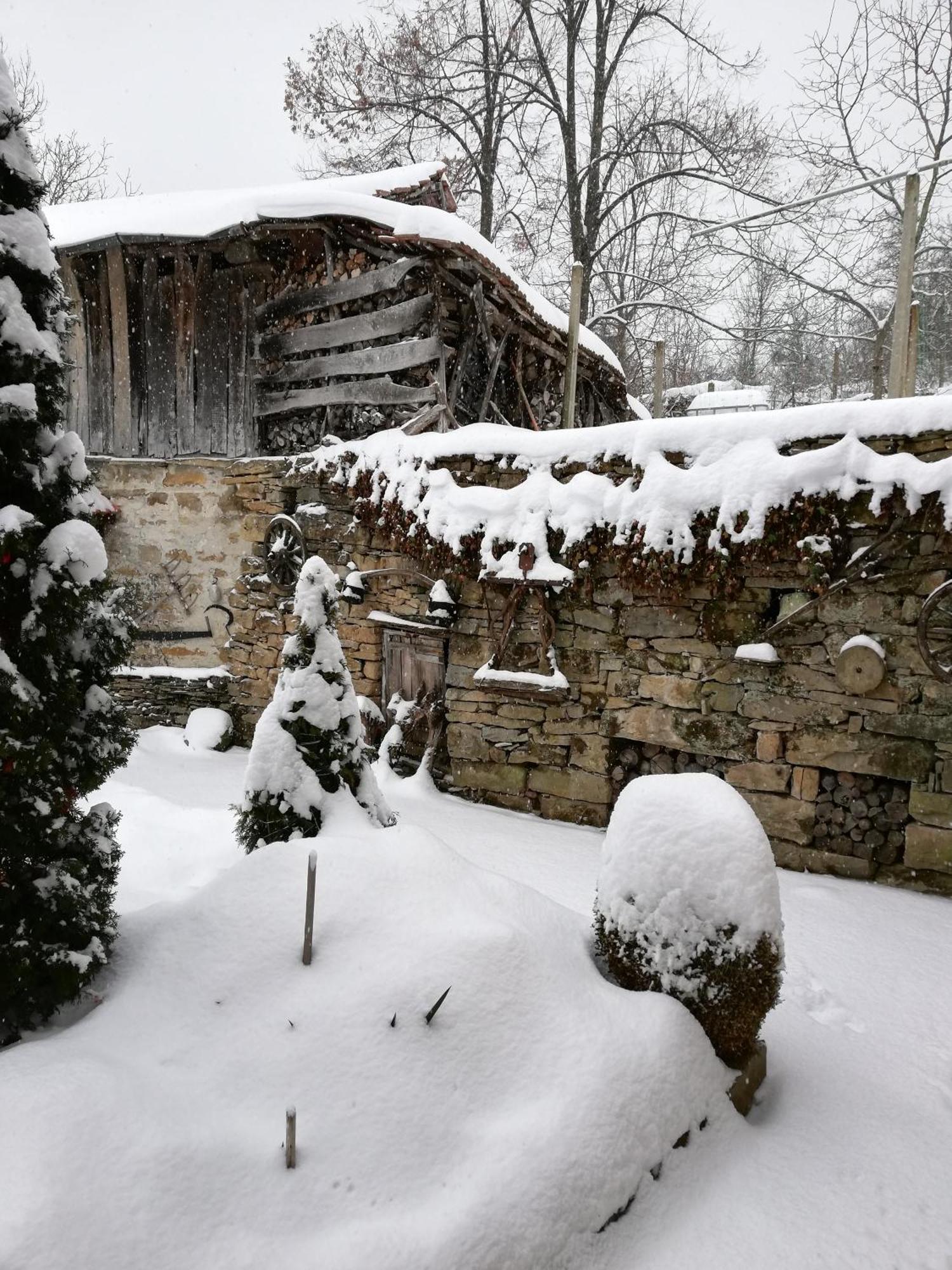 Къща За Гости Чичарите Gabrovo Exterior foto